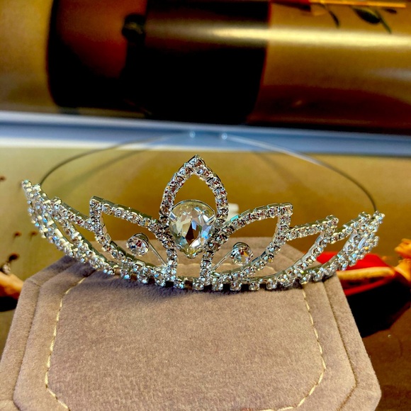 Crystal Wedding Crown Princess Headband Bridal Tiara - Picture 3 of 5